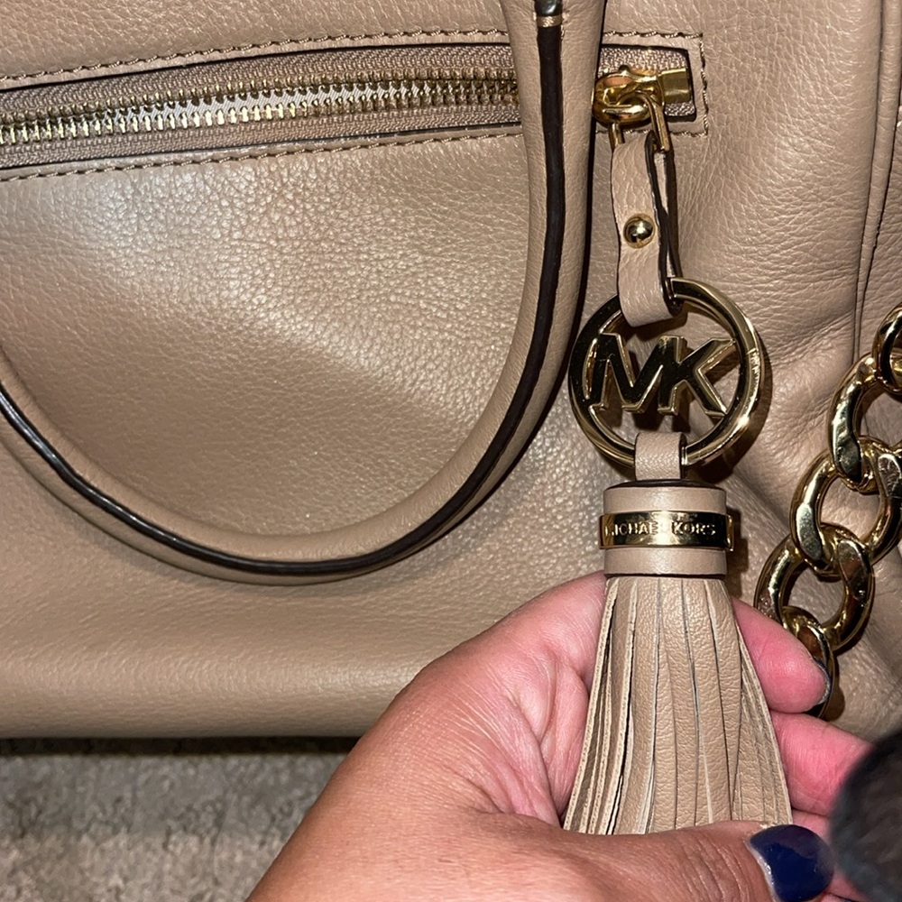 Michael Kors beige pocketbook